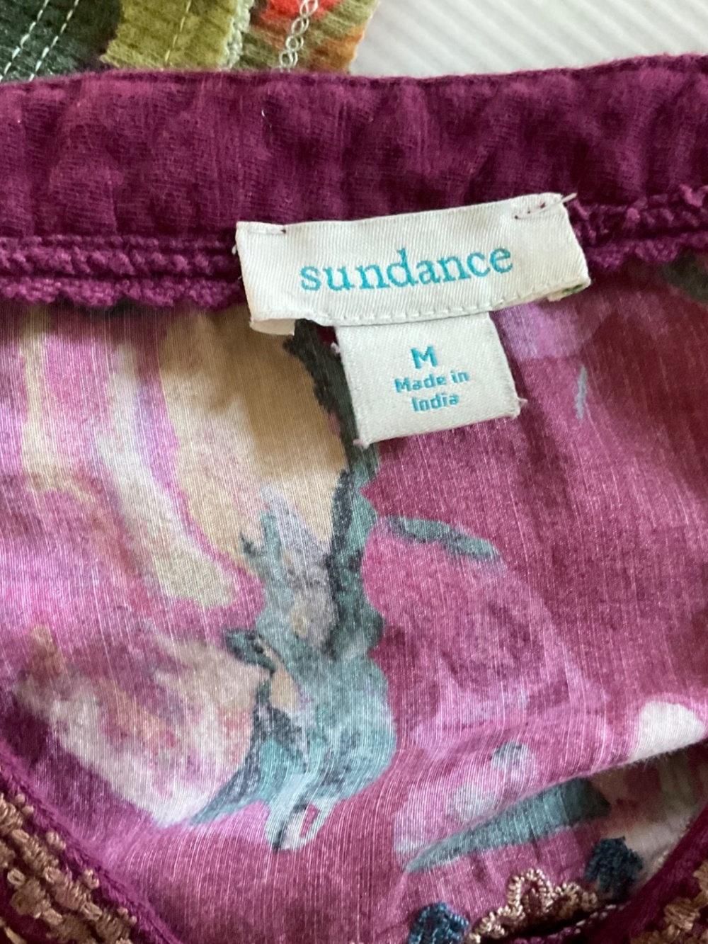 SUNDANCE  EMBROIDERED BERRY  MEDIUM KNIT TOP FLORAL PRINT SLEEVES SZ  M  NICE - Picture 7 of 7
